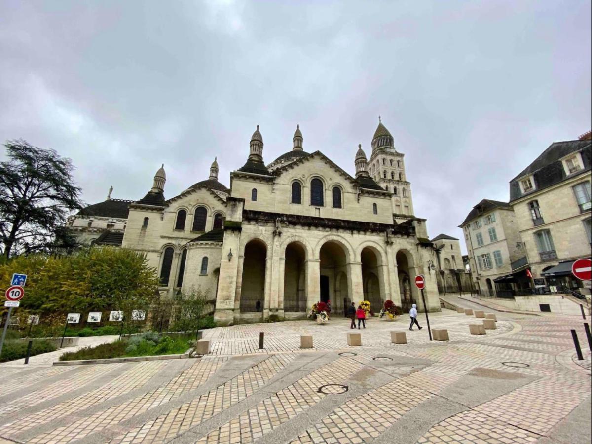 Très bel appartement climatisé situé à coté de la gare et centre ville Périgueux Esterno foto
