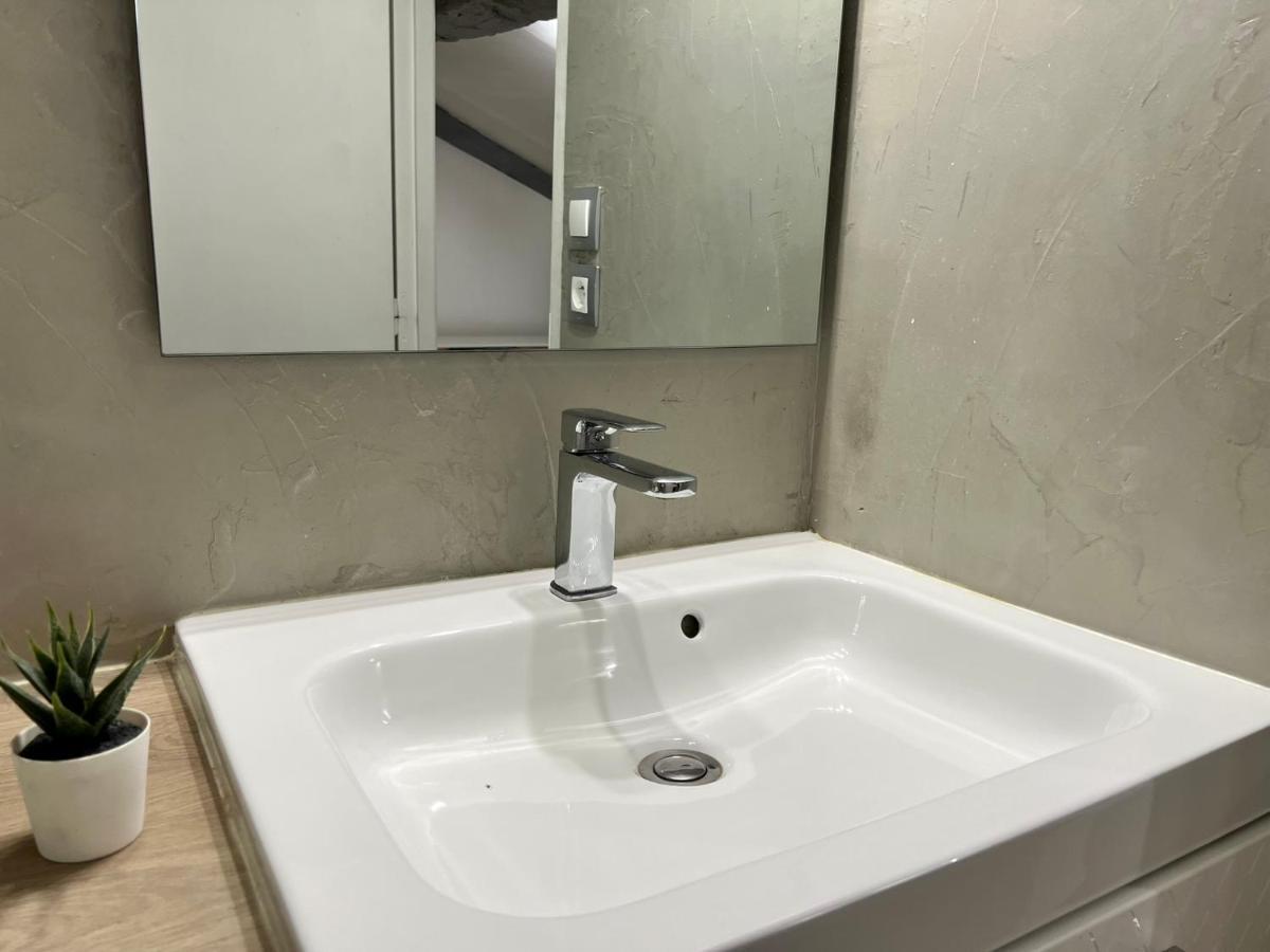Très bel appartement climatisé situé à coté de la gare et centre ville Périgueux Esterno foto