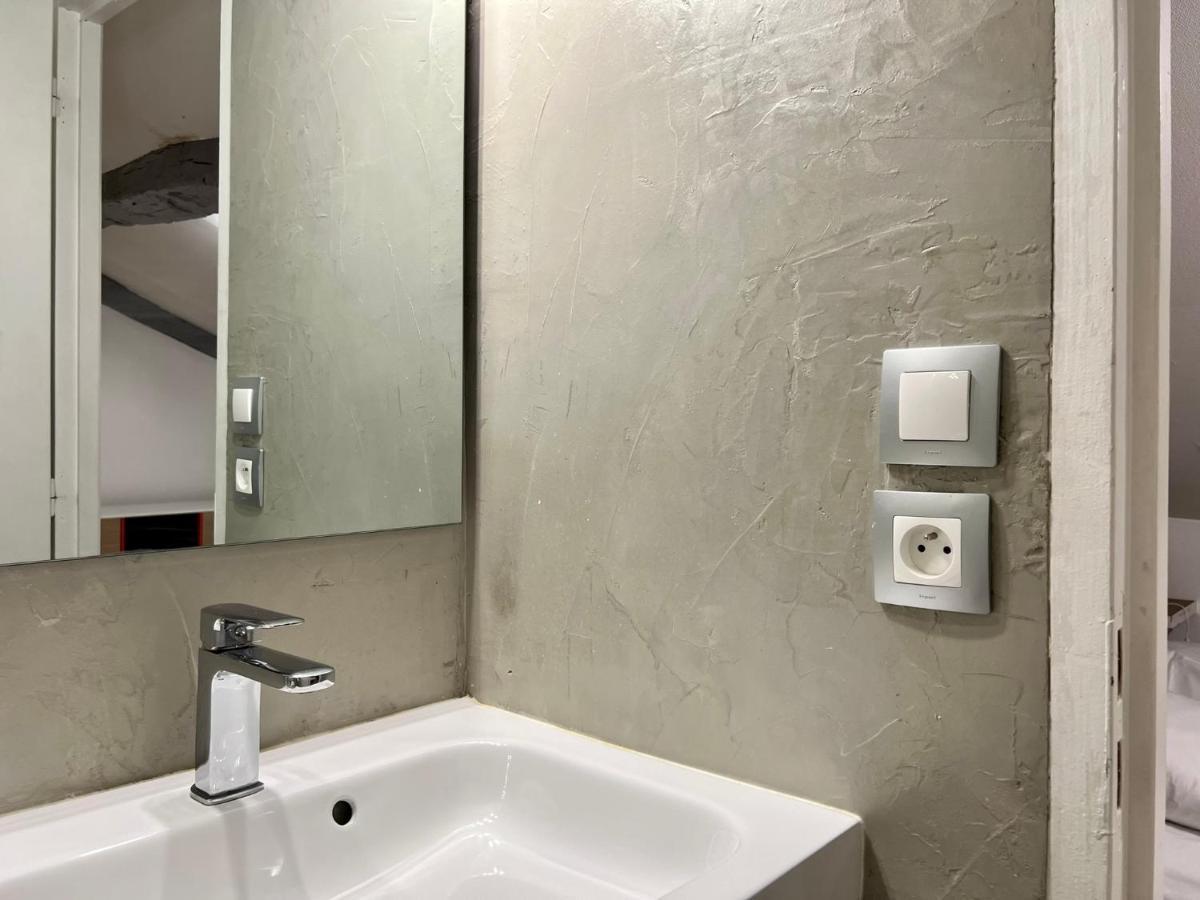 Très bel appartement climatisé situé à coté de la gare et centre ville Périgueux Esterno foto